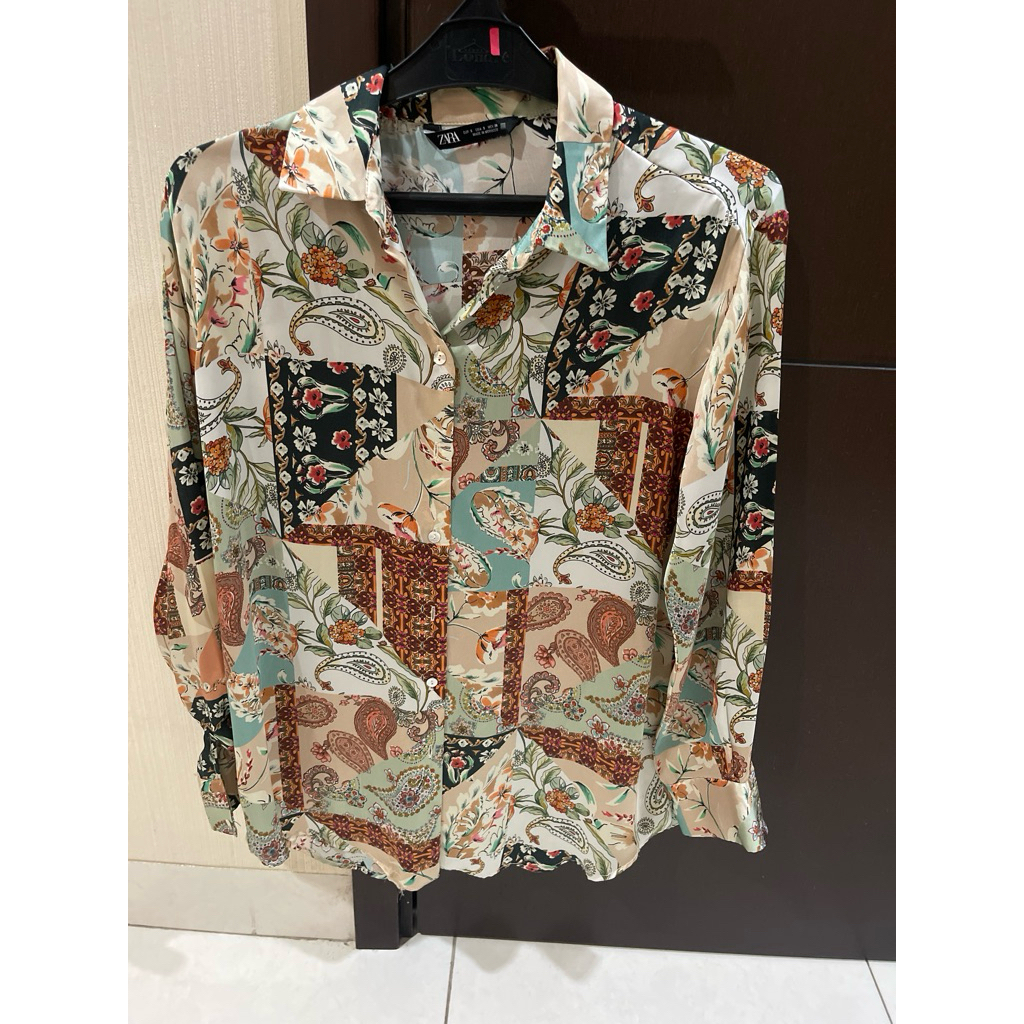 kemeja wanita preloved motif zara