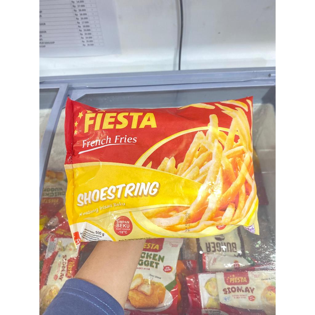 

FIESTA SHOESTRING 500G / KENTANG IRISAN BEKU / AYU PUTRI FROZEN FOOD / GORENG