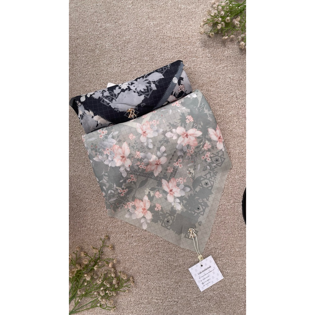 hijab segi empat motif bunga 115x115