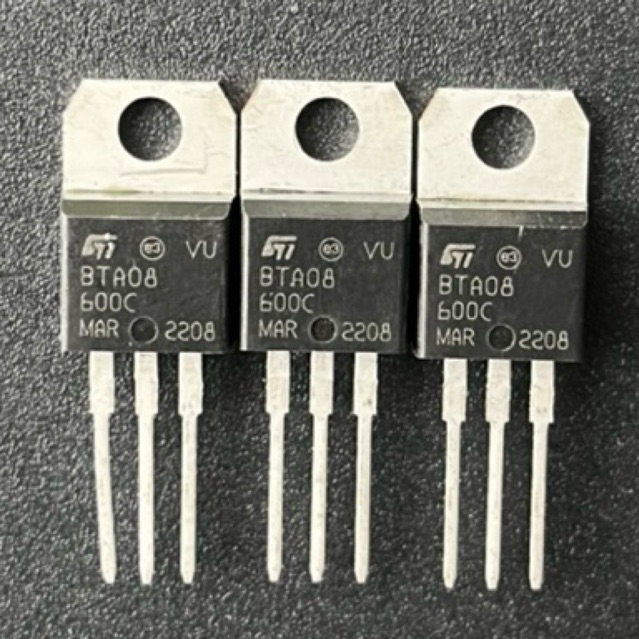 Triac BTA BTA08 BTA08-600 BTA08-600C TO-220 8A 600V