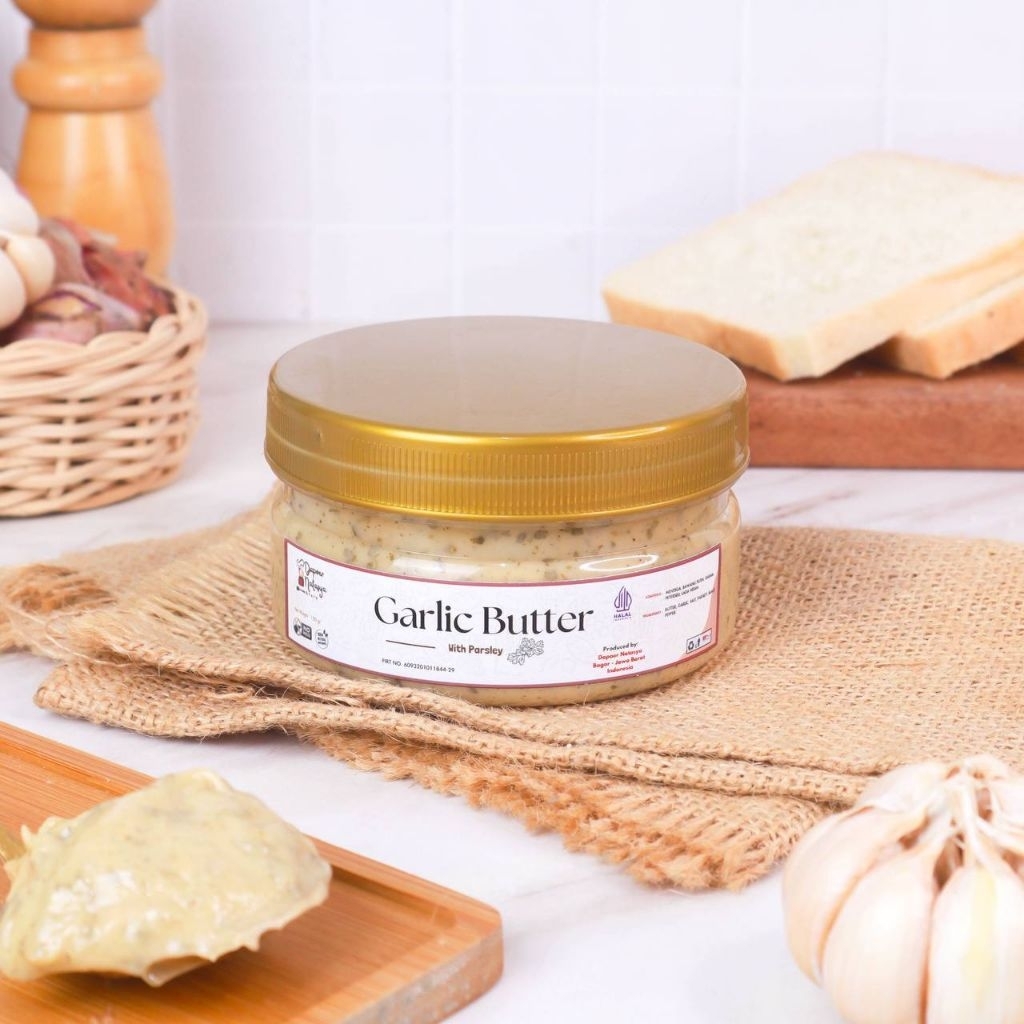 

Dapoer Natasya - Garlic Butter With Parsley | Mentega Bawang Dengan Peterseli | Full Butter | Premium Quality | 100% Butter Newzeland (150 gr)