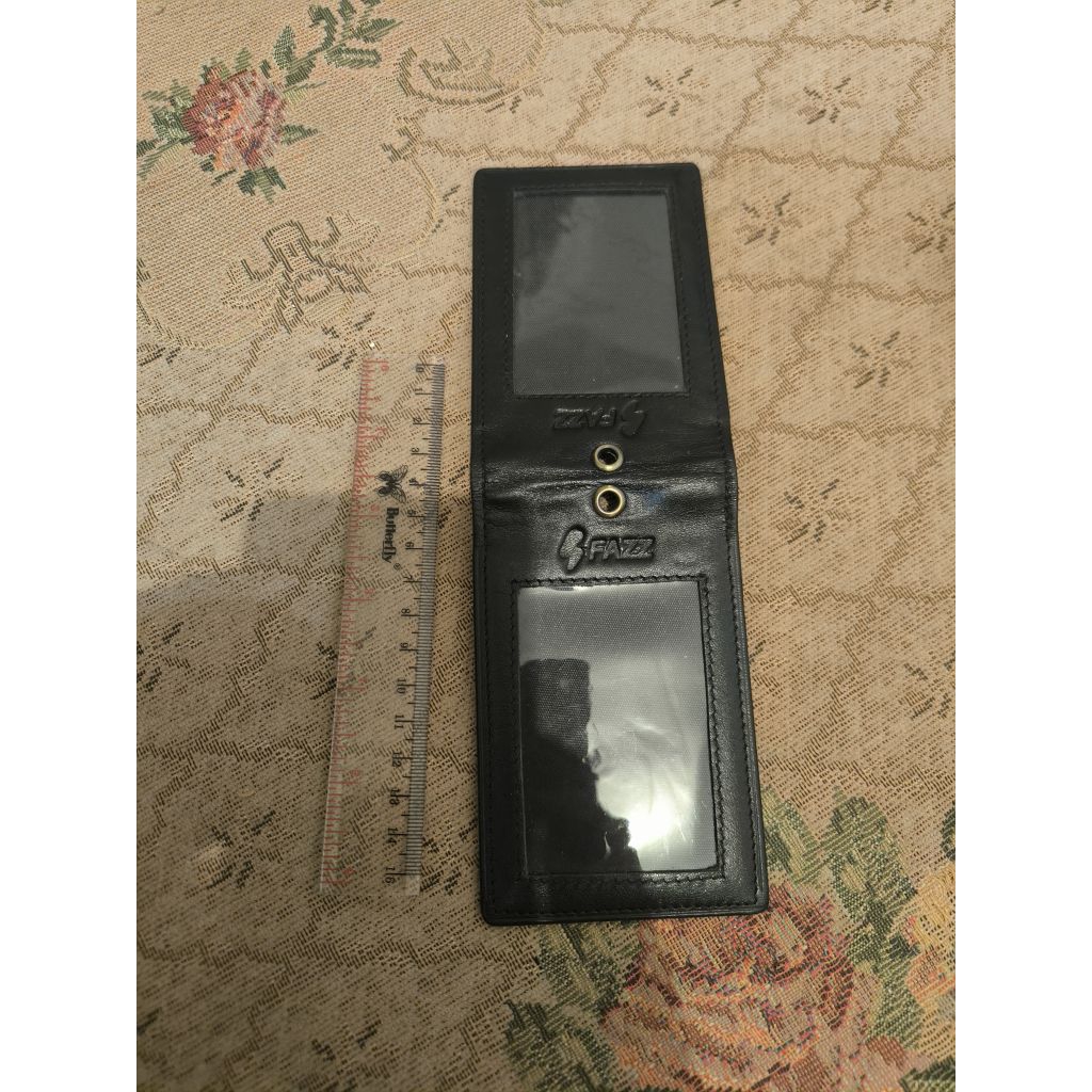 

Tempat Kartu ID card bolak balik Kulit dan kanvas preloved