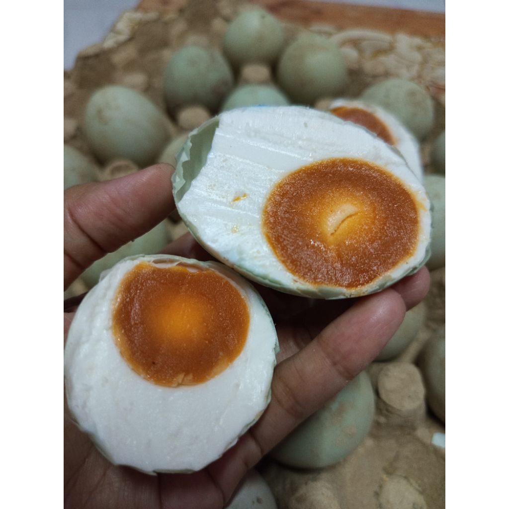 

Telur asin sedang plus Mika