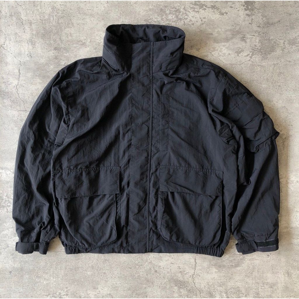 Stand collar blouson GU Uniqlo