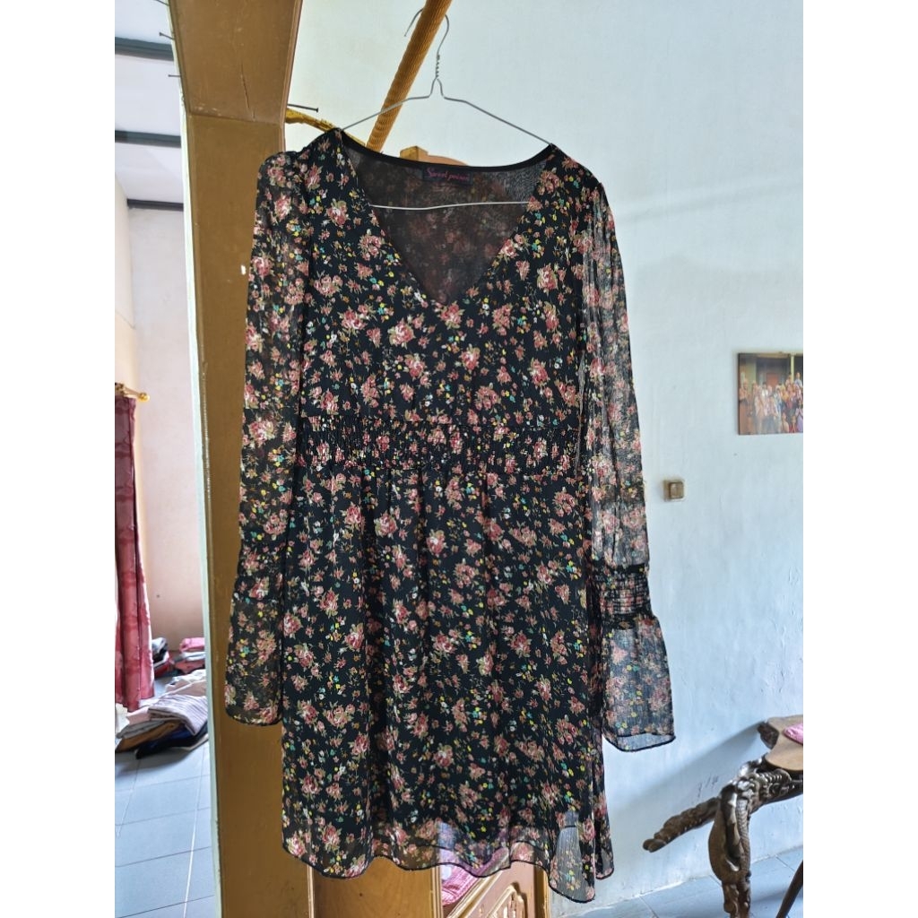 atasan blouse bunga bunga