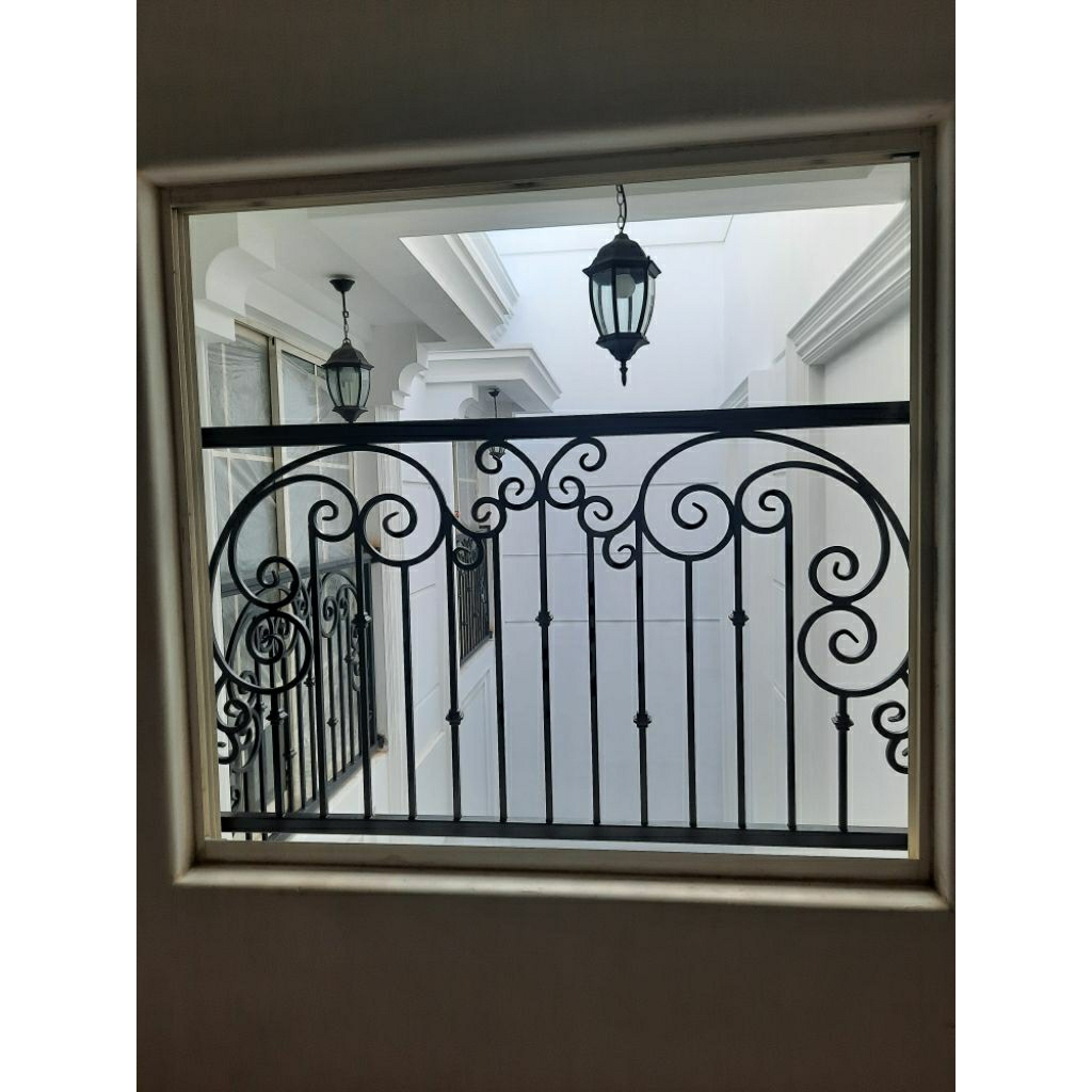 railing tangga balkpn klasik