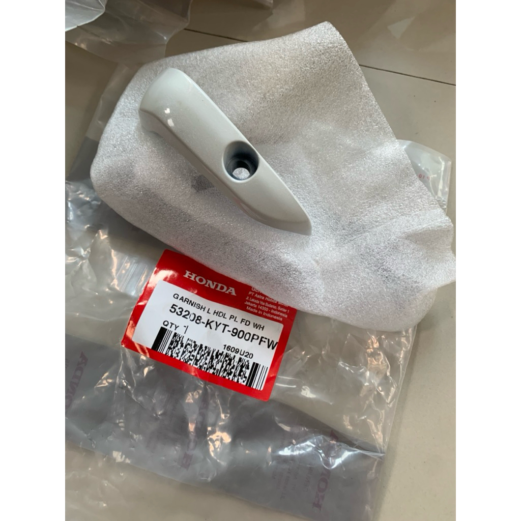 Garnish garnis handle kiri scoopy karbu putih original