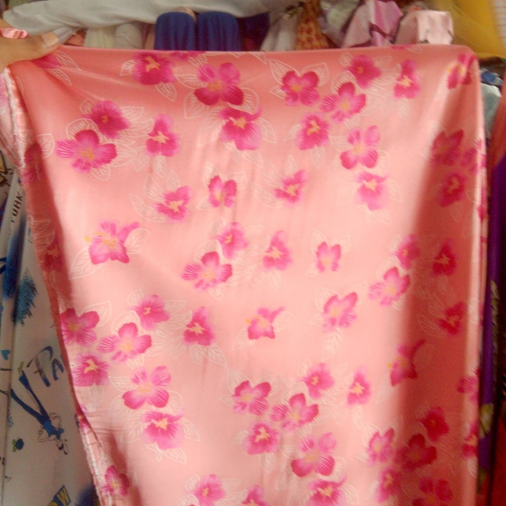 Kain Satin Motif Bunga Pink  - (APT) - Kain Satin Silk Motif Premium - Satin Silk Motif Bunga - Kain