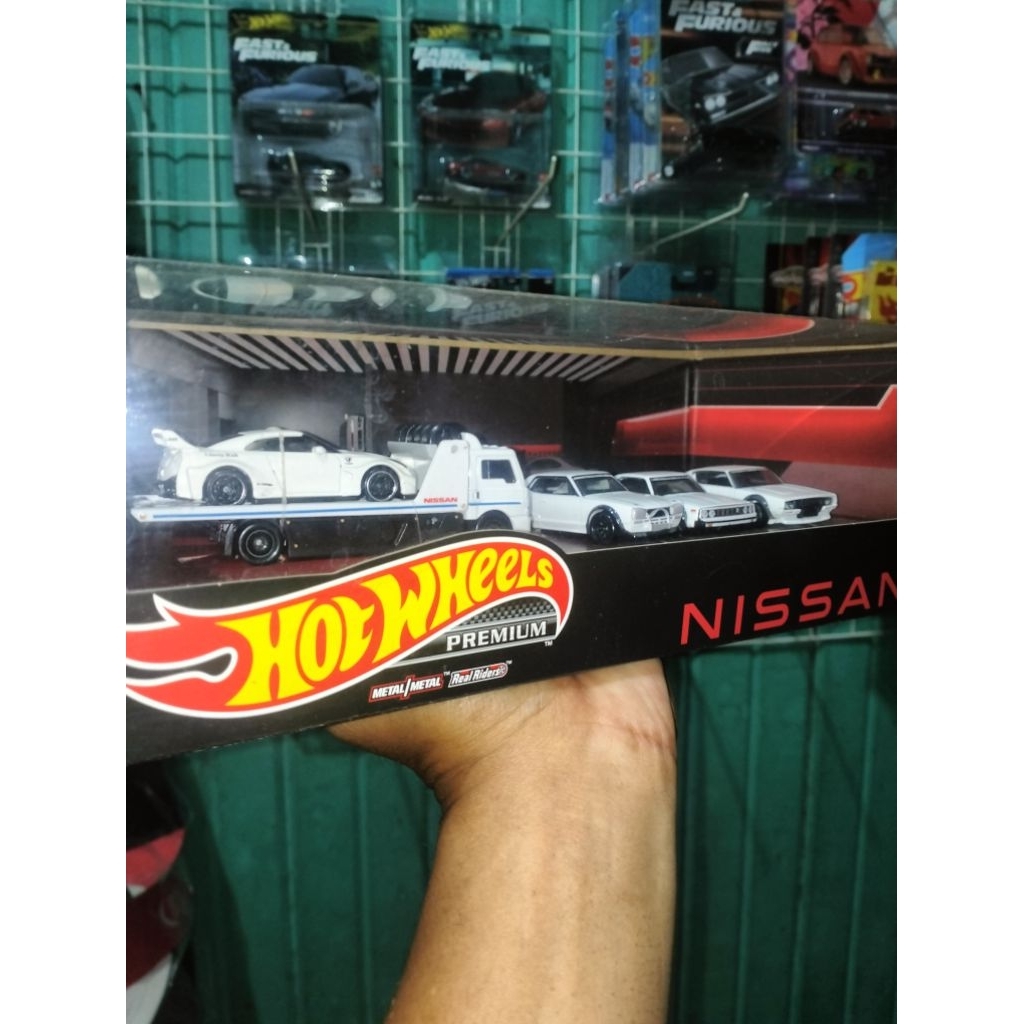 Hot Wheels Nissan Diorama