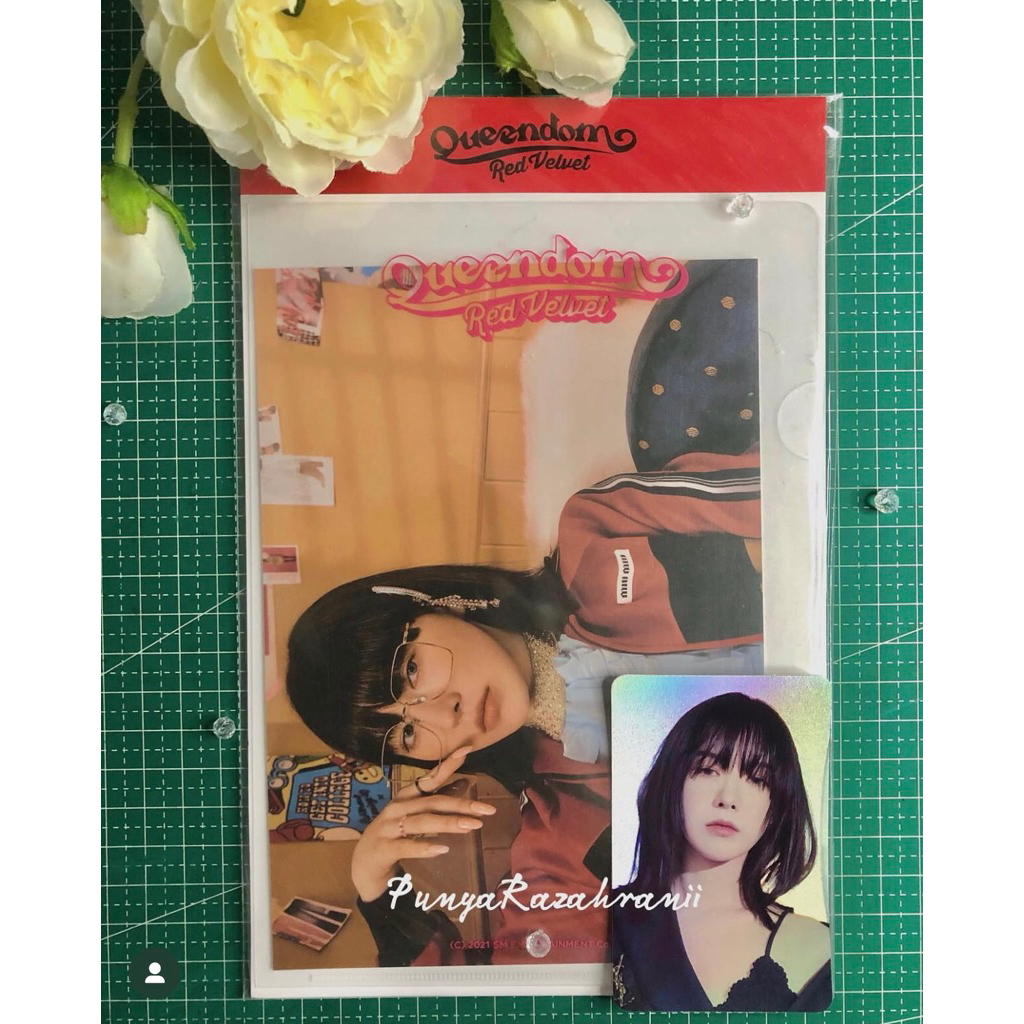 MD OFFICIAL QUEENDOM POSCARD + PC HOLO WENDY RED VELVET PHOTOCARD