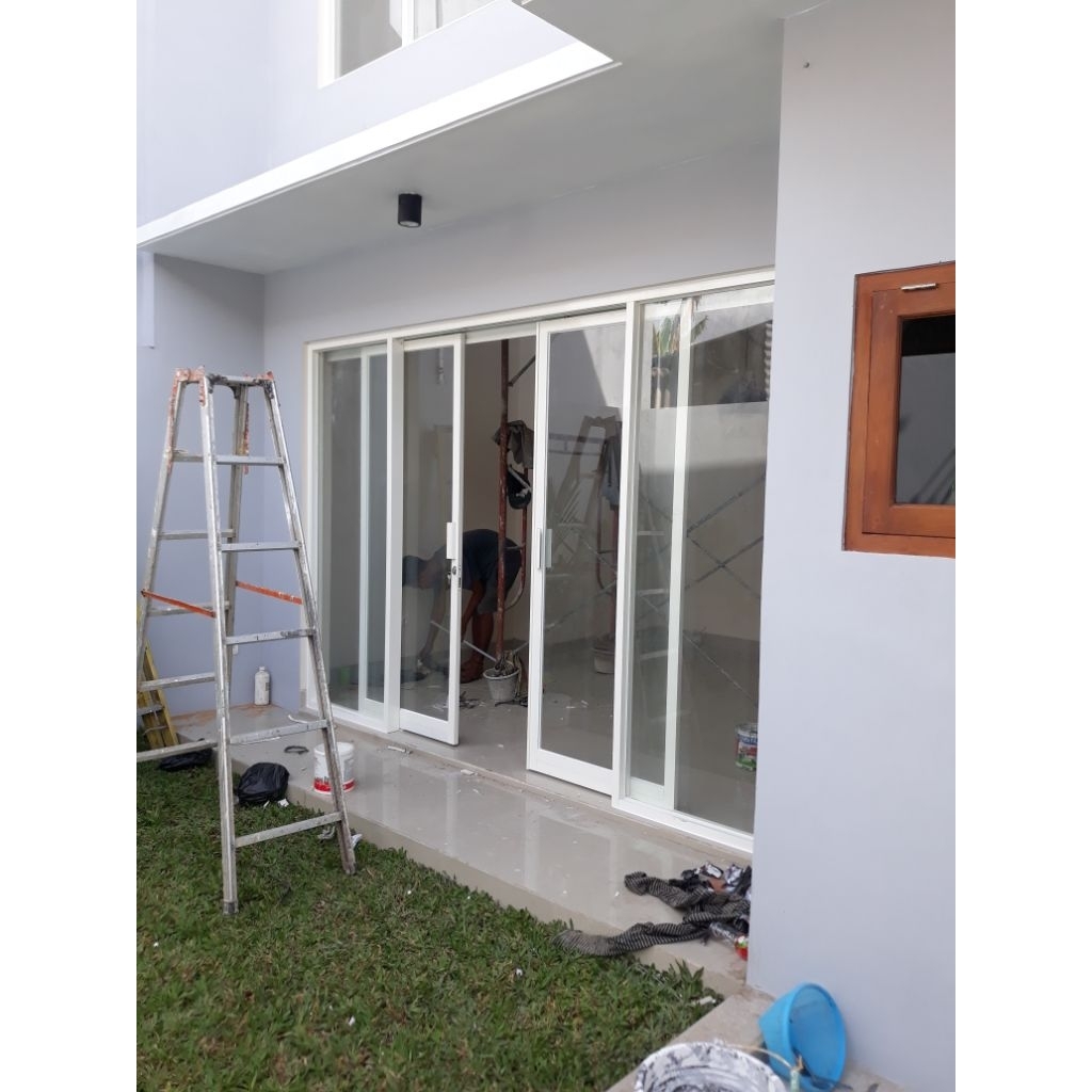 partisi kaca pintu kaca kusen aluminium geser dobel kupu tarung