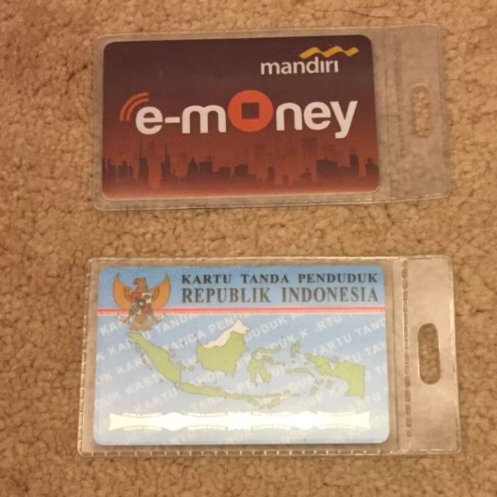 

Kantong plastik name tag/ id card/ e-toll/ flazz/ kantong panitia/ kartu member/ plastik mika