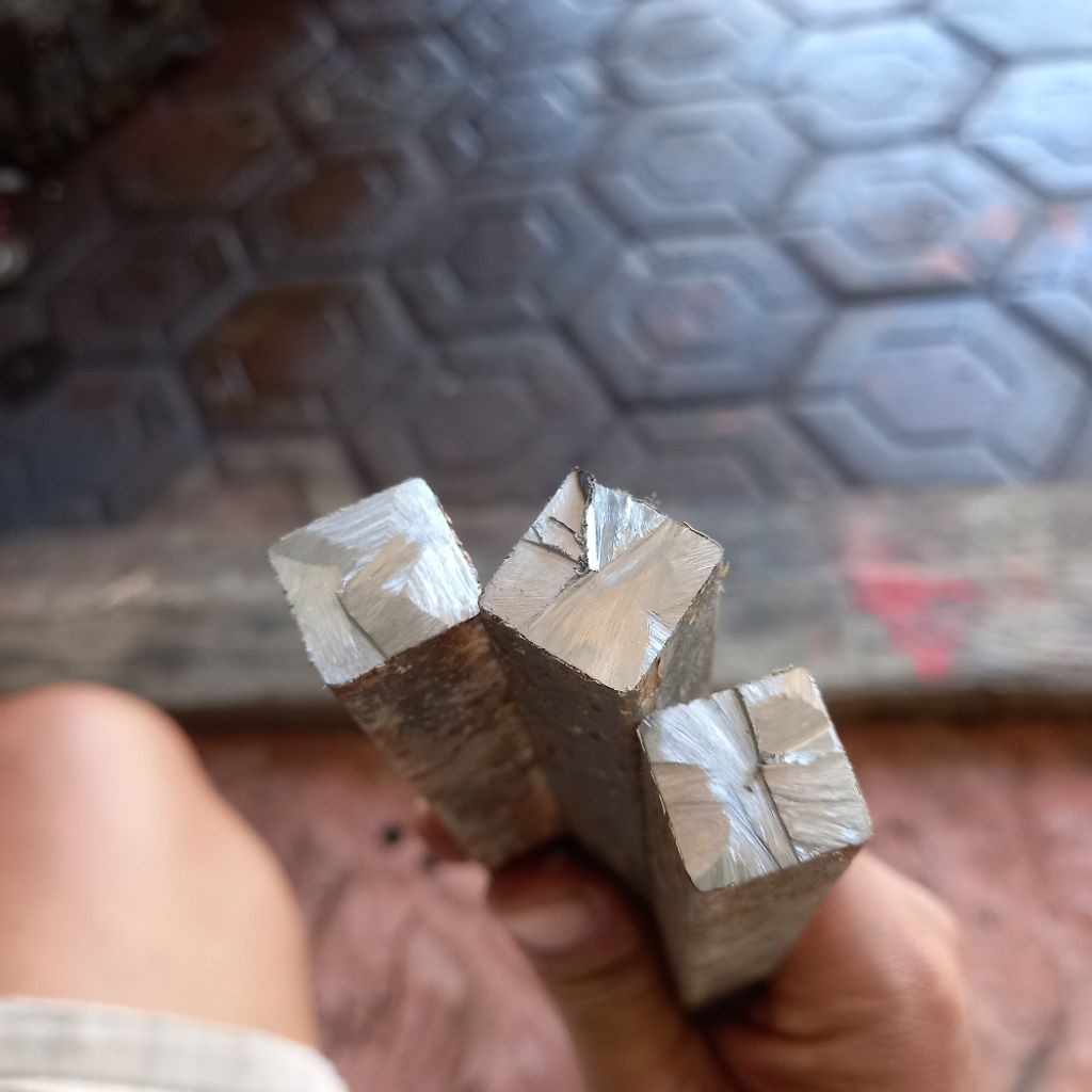 besi ranjang kuno pnjang 75cm, cocok untuk bahan pande