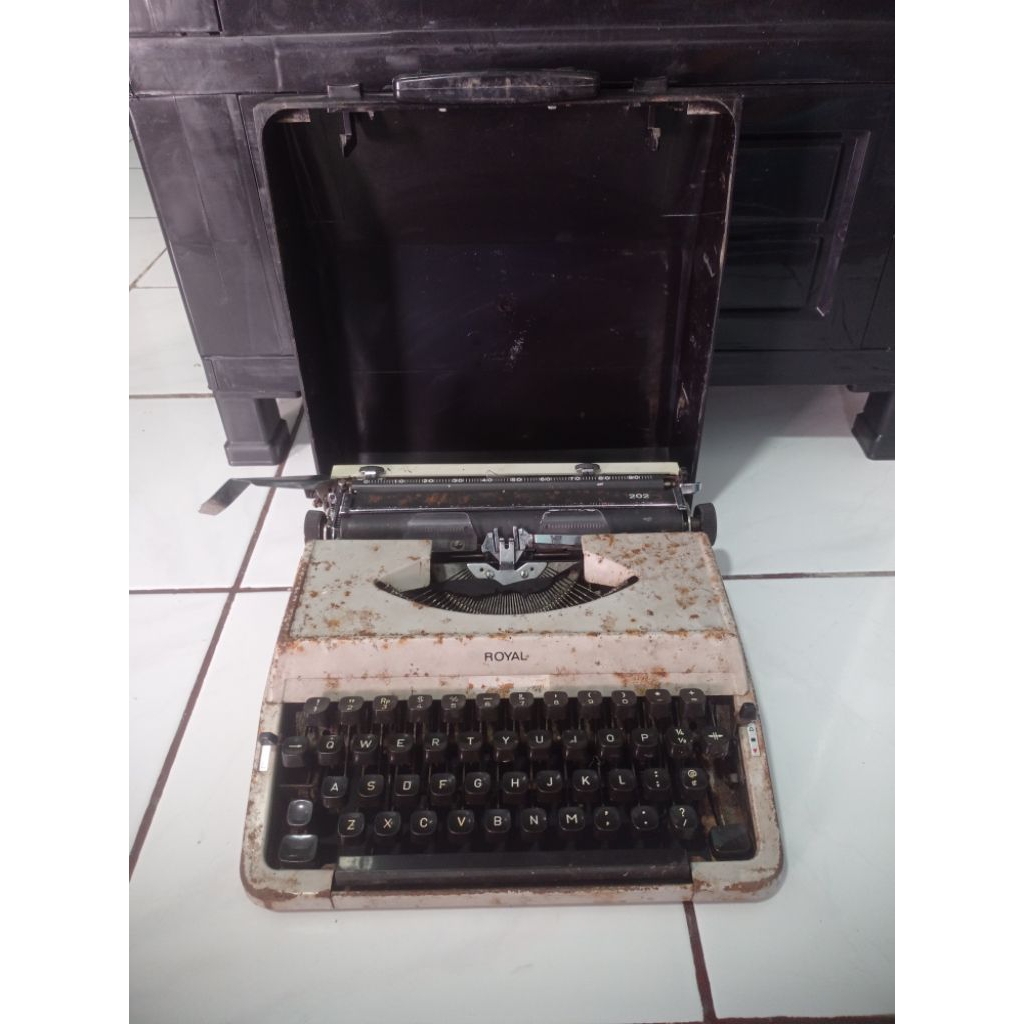 Mesin Tik Royal Japan,Mesin Tik Royal Vintage, Mesin Tik Royal Murah