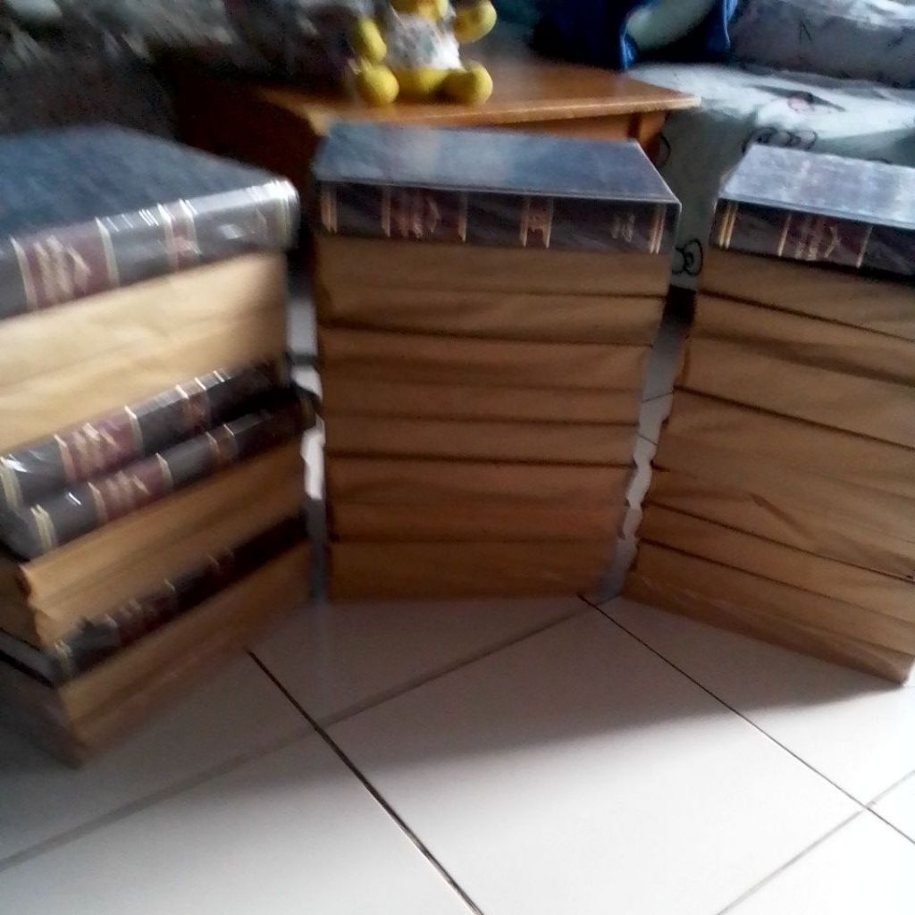 Encyclopedia Americana Satu Set (30 buku)