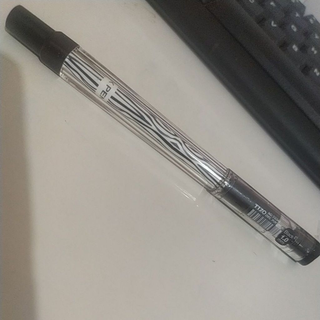 

Pulpen gel tizo black