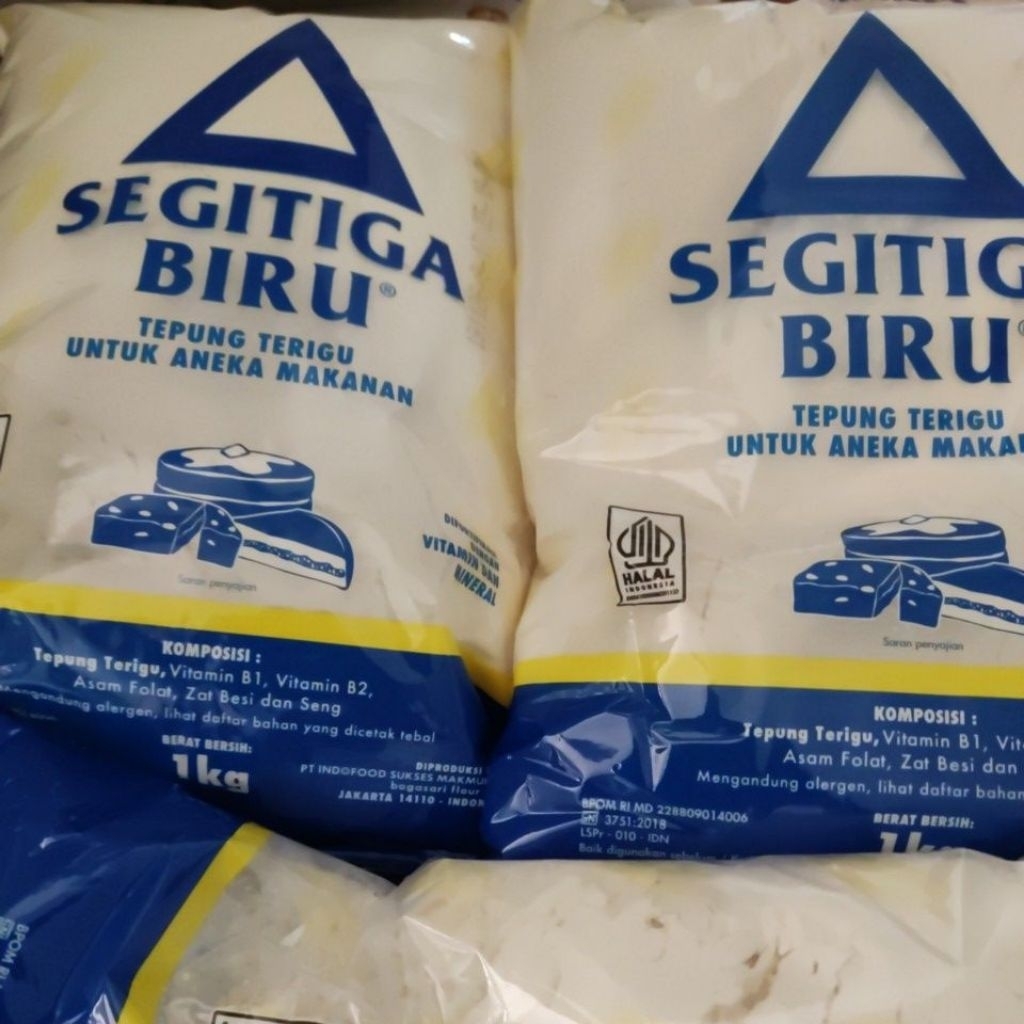 

tepung terigu segitiga kemasan 1 kg
