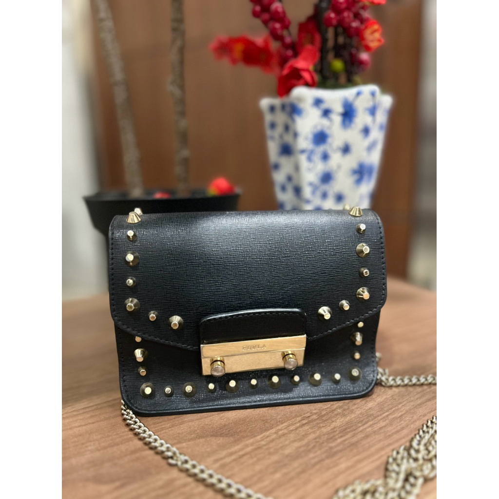 PRELOVED FURLA SLING BAG - BLACK