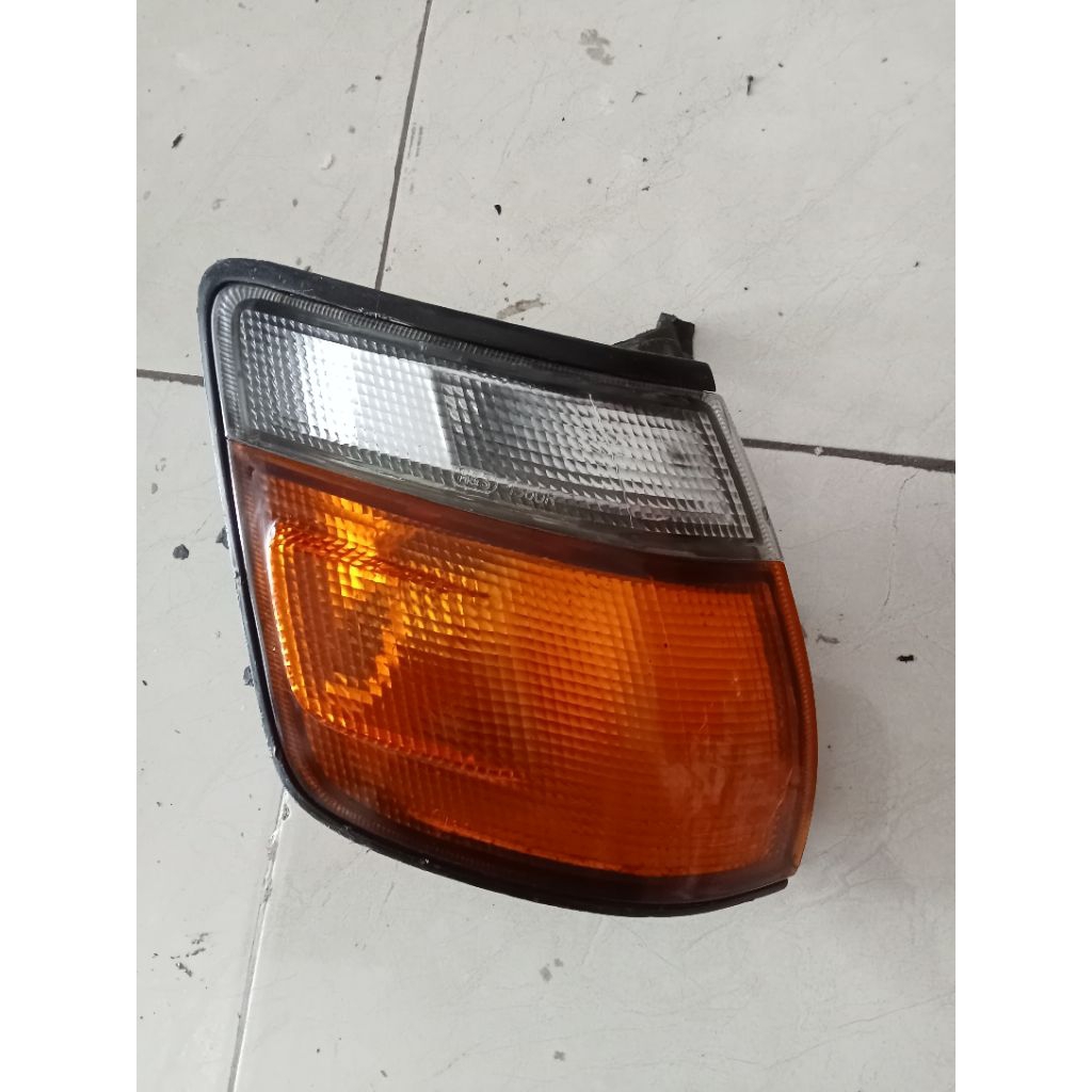 Sen depan kijang kapsul 1997 kanan