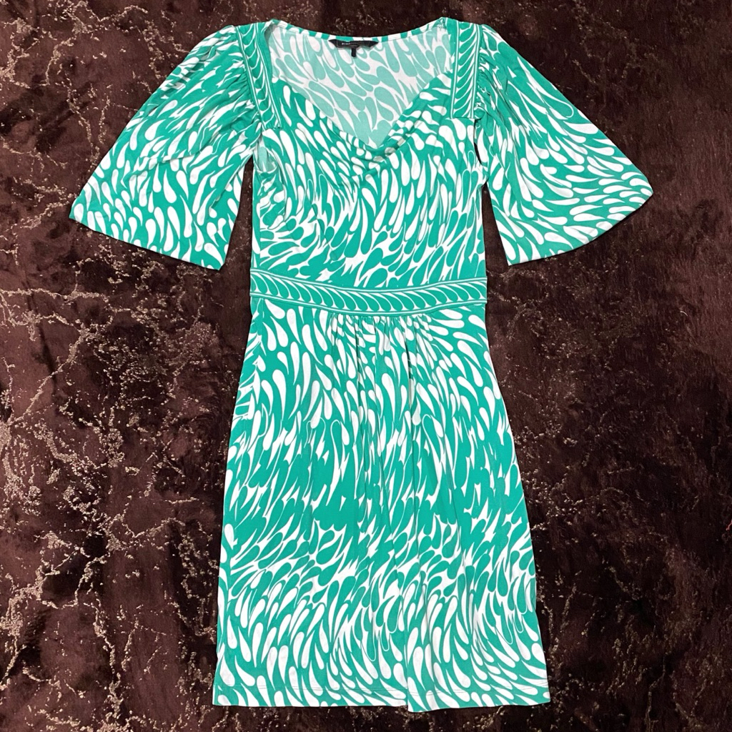 BCBGMAXAZRIA Emerald summer dress preloved