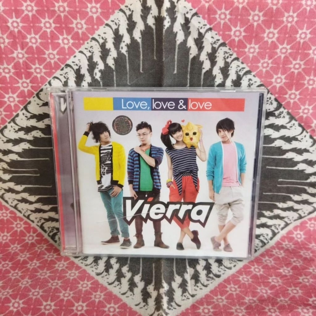 CD Vierra - Love love and love - Segel