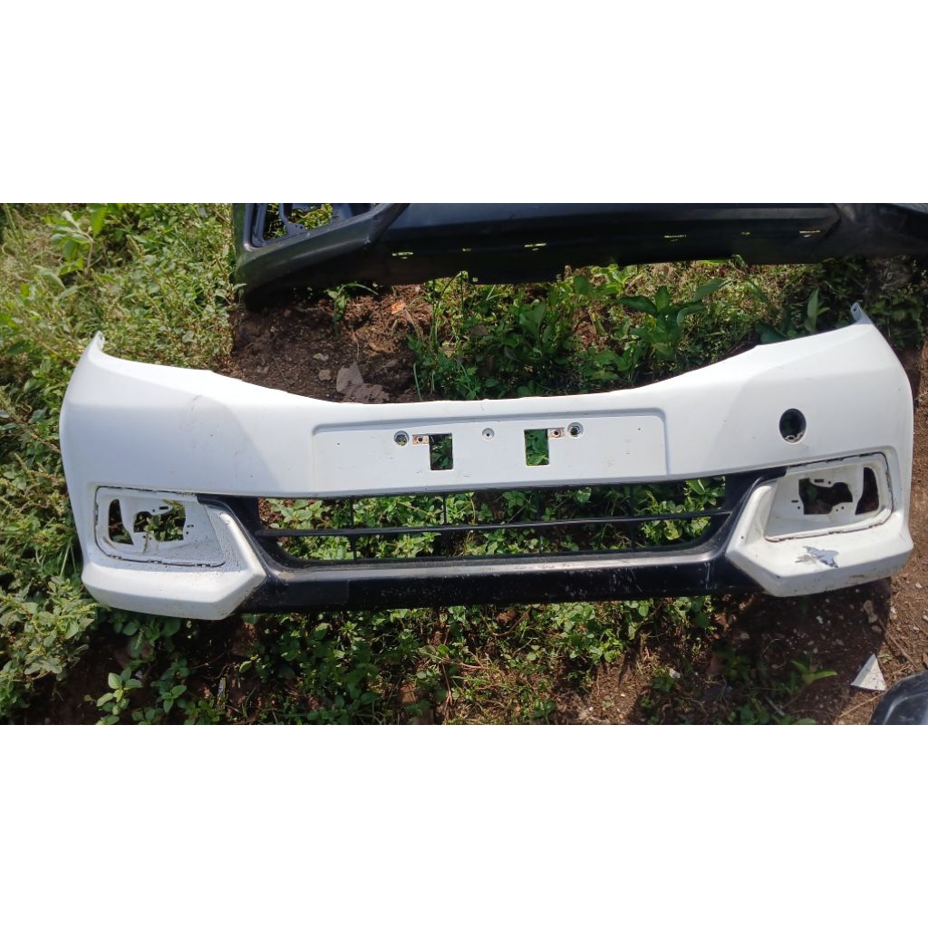 Bemper depan Mobilio E