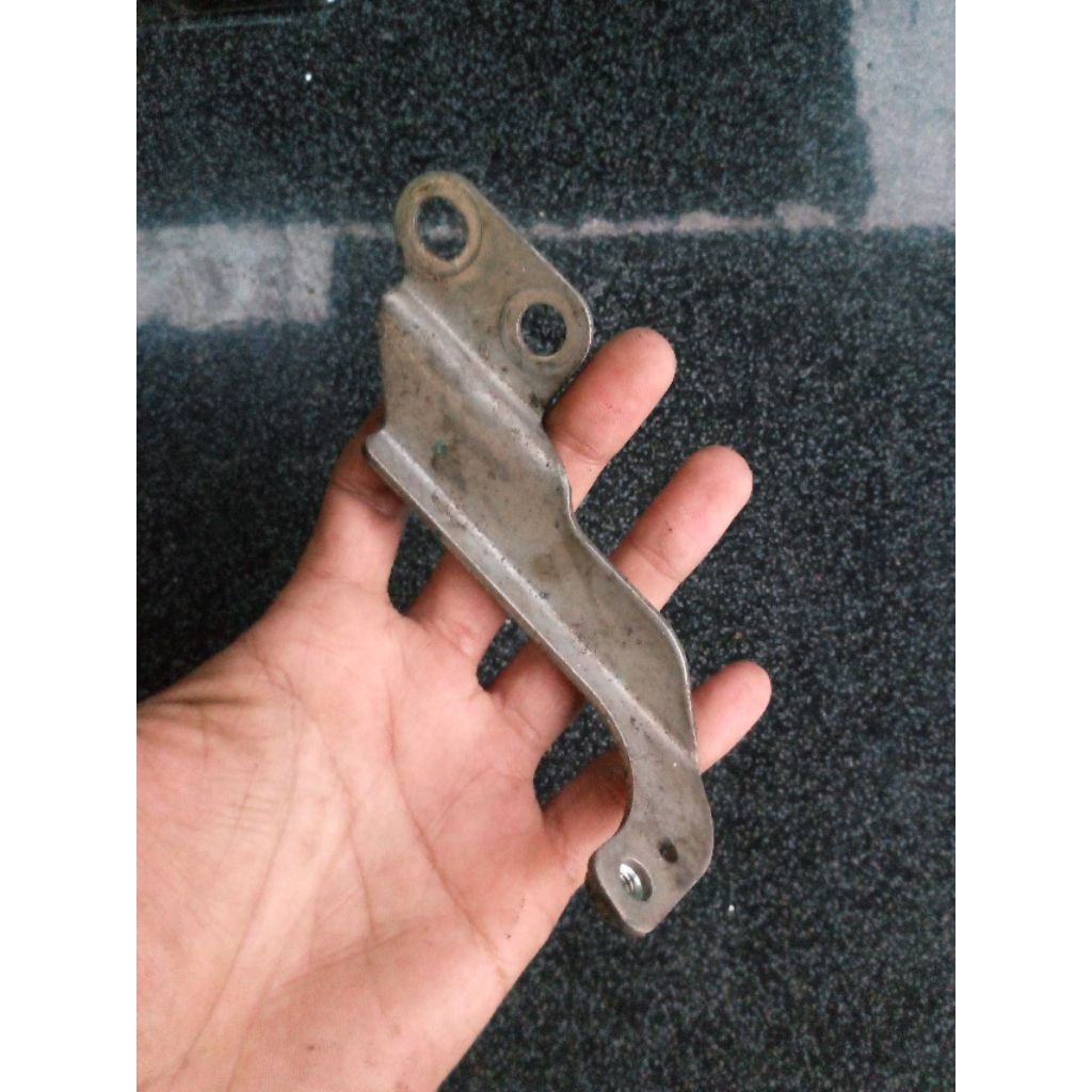 breket selang rem depan mio j mio soul GT