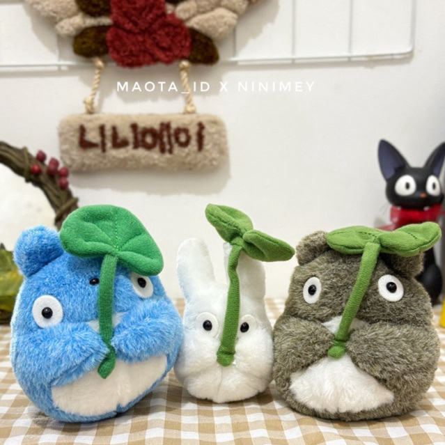 Boneka Totoro Daun Kecil / Totoro Plush / Boneka Totoro Bulir / Boneka Totoro Kecil Pegang Daun Stud