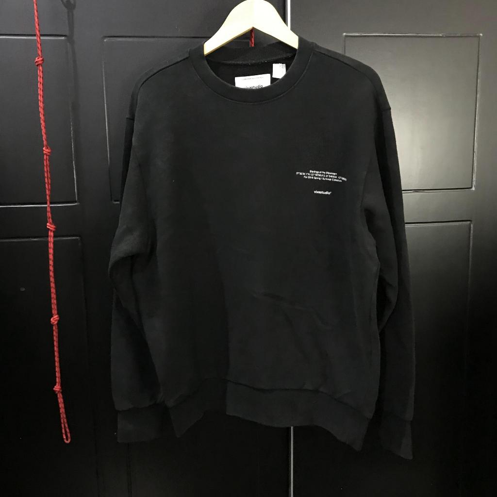 crewneck vivastudio M hitam