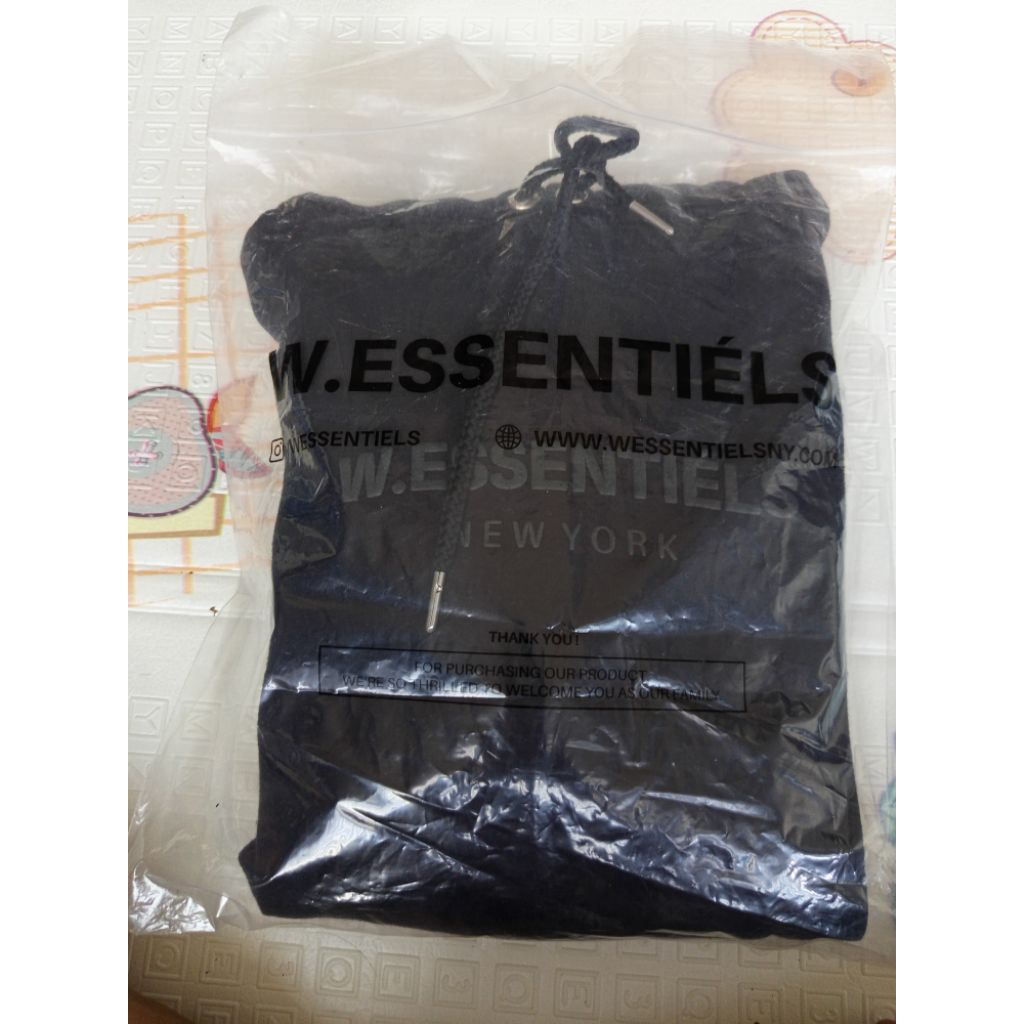 Hodie w essentiels