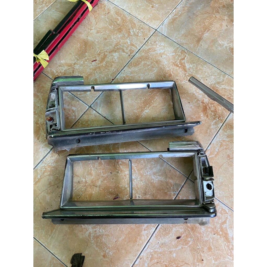 frame headlamp corona tt132