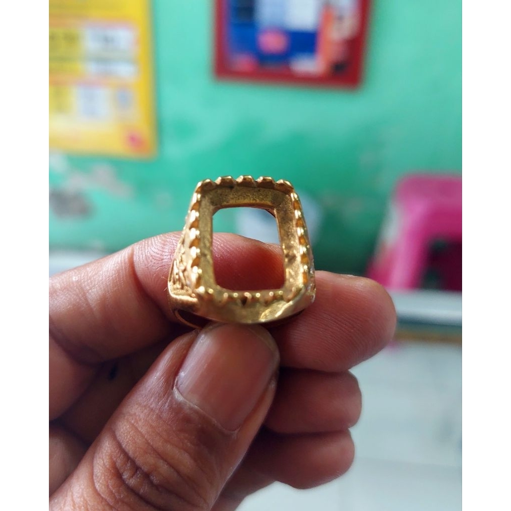 Happy Tuummy Cincin Emban Titanium Gold Model Batu Kotak