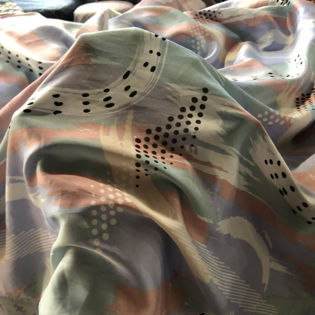 Kain Dior Silk Motif Abstrak Premium - Kain Dior Sutra - Kain Meteran Ms | Harga Per Setengah Meter