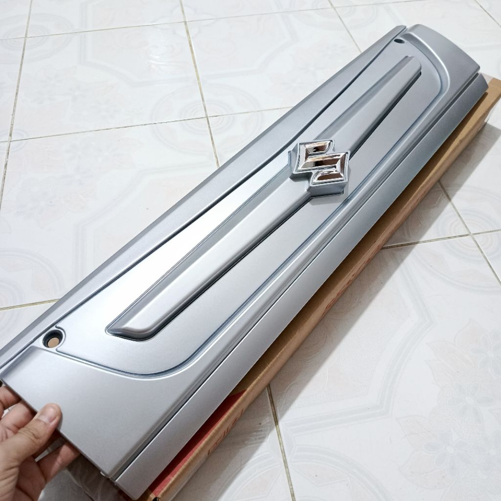 GRILL DEPAN SUZUKI FUTURA 1.3/1.5 2006-2010 BATMAN