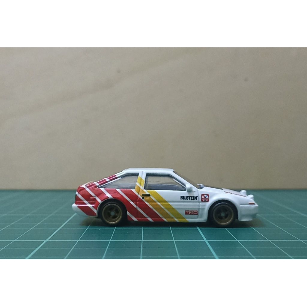 Hot Wheels Premium Toyota AE86 Sprinter Trueno Slide Street