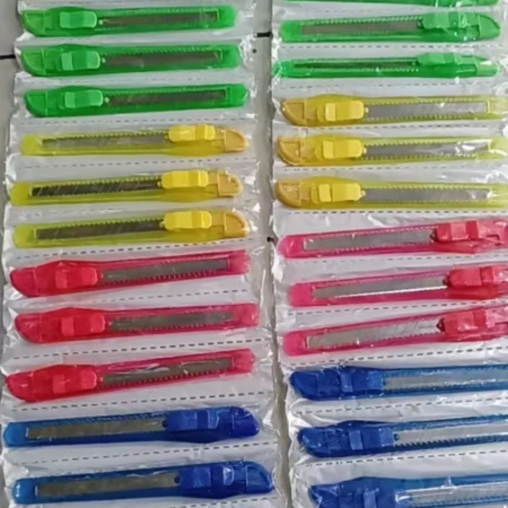 

cutter pisau kecil alat pemotong