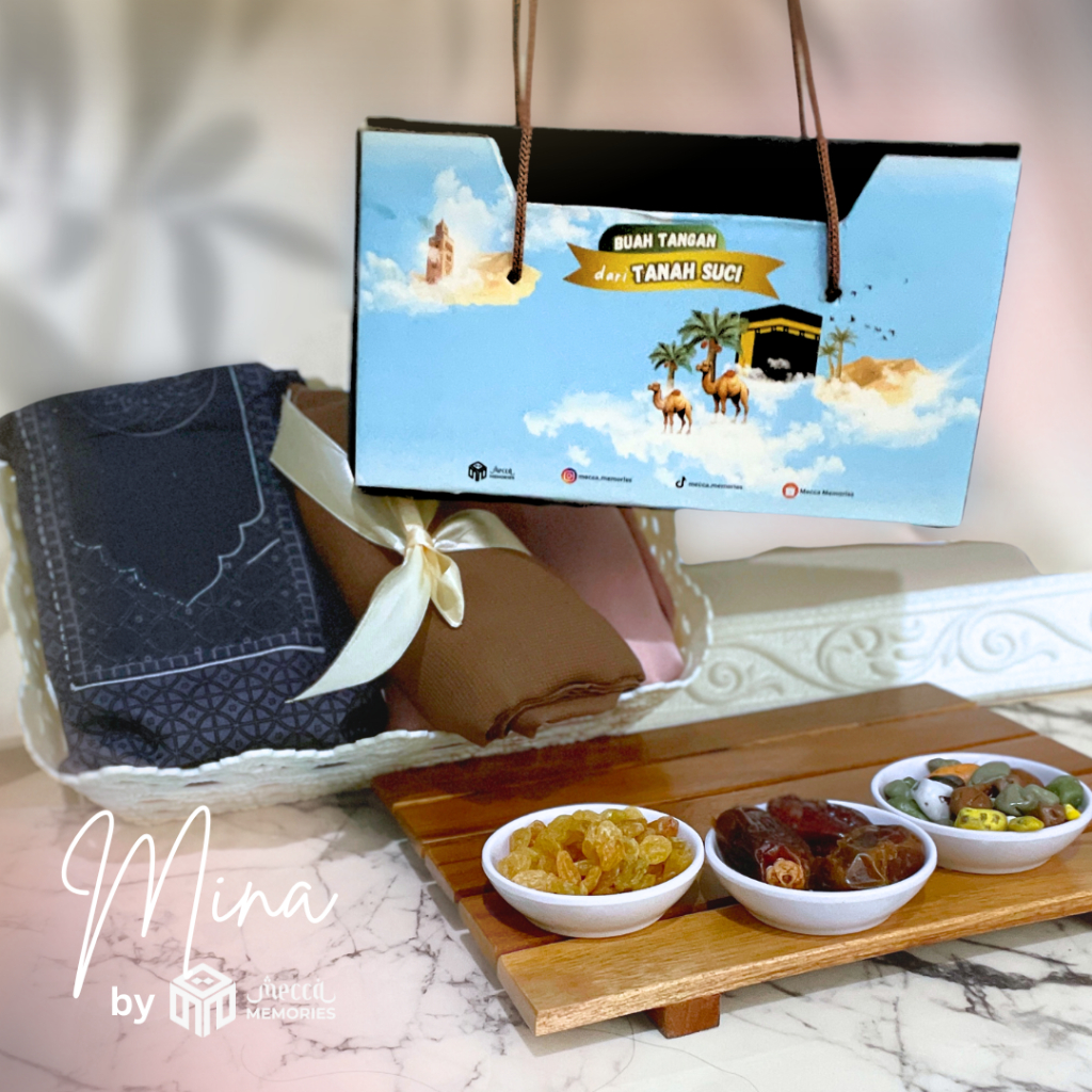 

Mina Collection | Hampers Oleh Oleh Haji dan Umrah | Sajadah | Kerudung