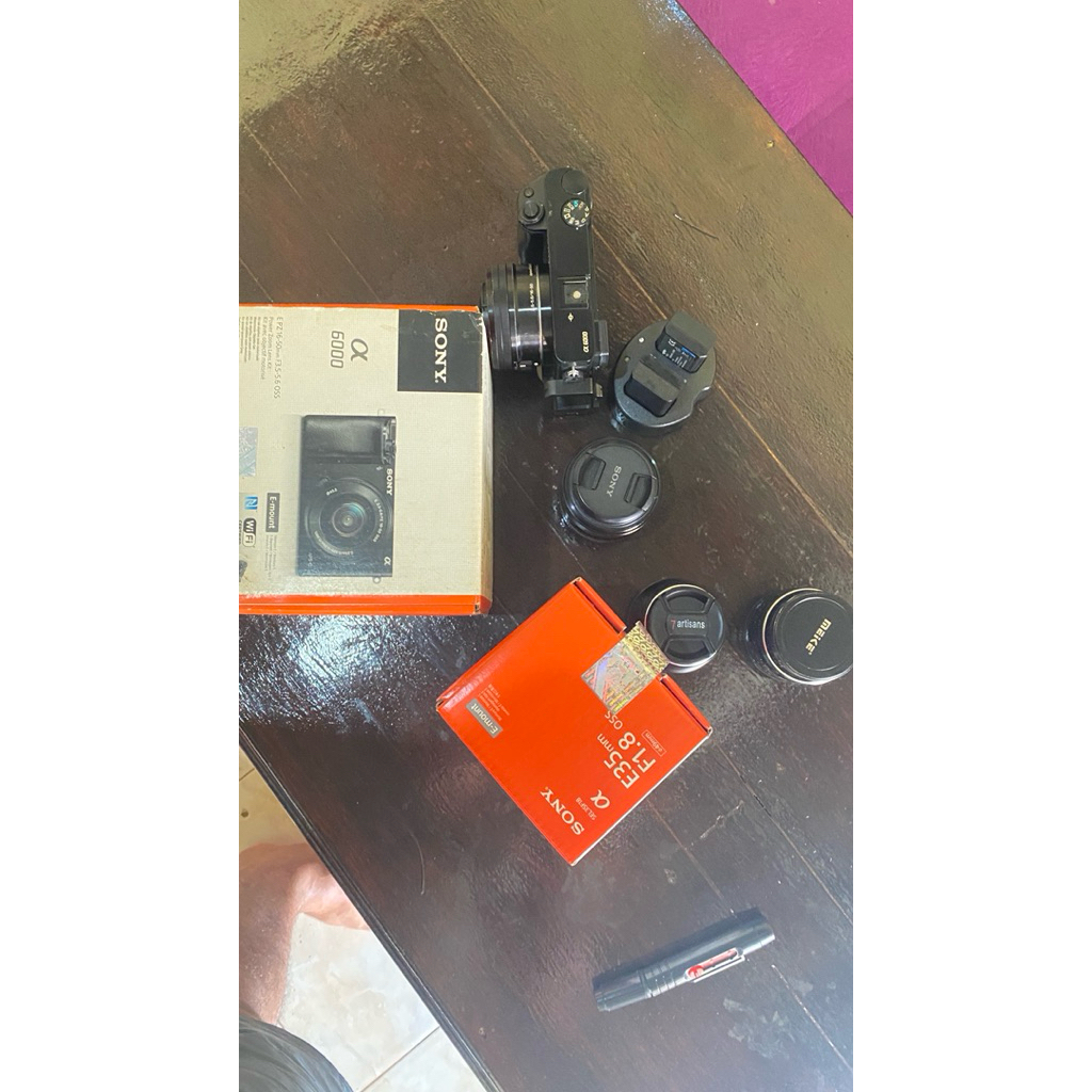 sony a6000 + kit + 35mm fix + dua lensa manual
