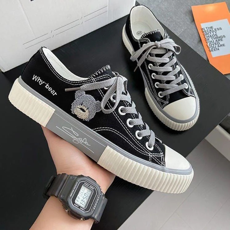 Why Bear Sepatu Sneakers Hitam Putih
