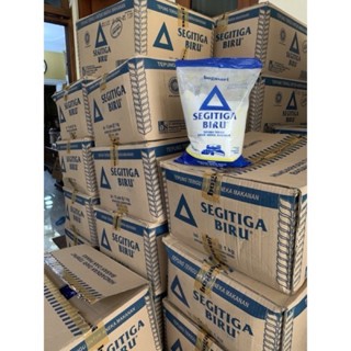 

Tepung Terigu Segitiga Biru 1kg / Dus isi 12pcs