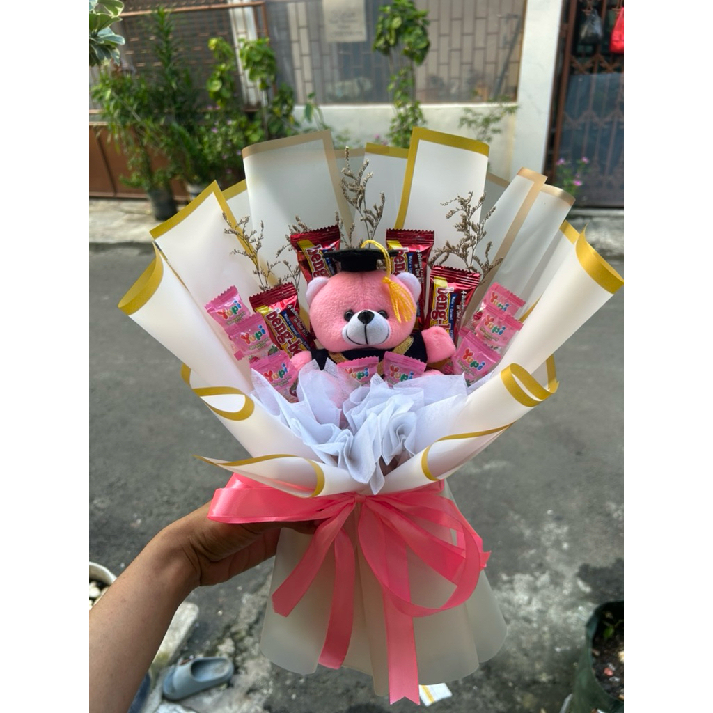 (READY STOCK) Bucket Wisuda Boneka/Bucket Snack/Bucket Bunga - Free Packing dan Kartu Ucapan