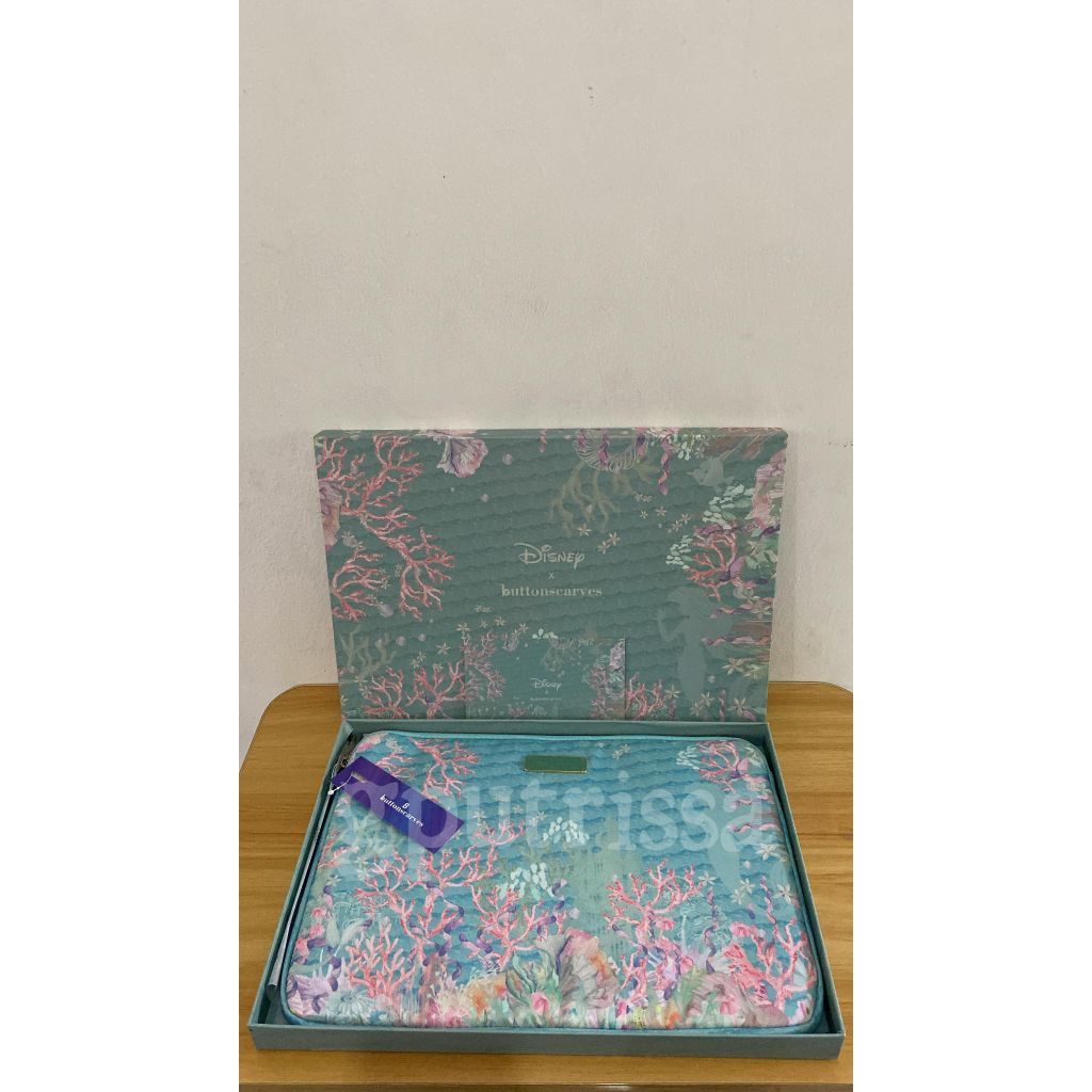 [NEW WITH TAG] Buttonscarves – The Little Mermaid Laptop Case in Teal