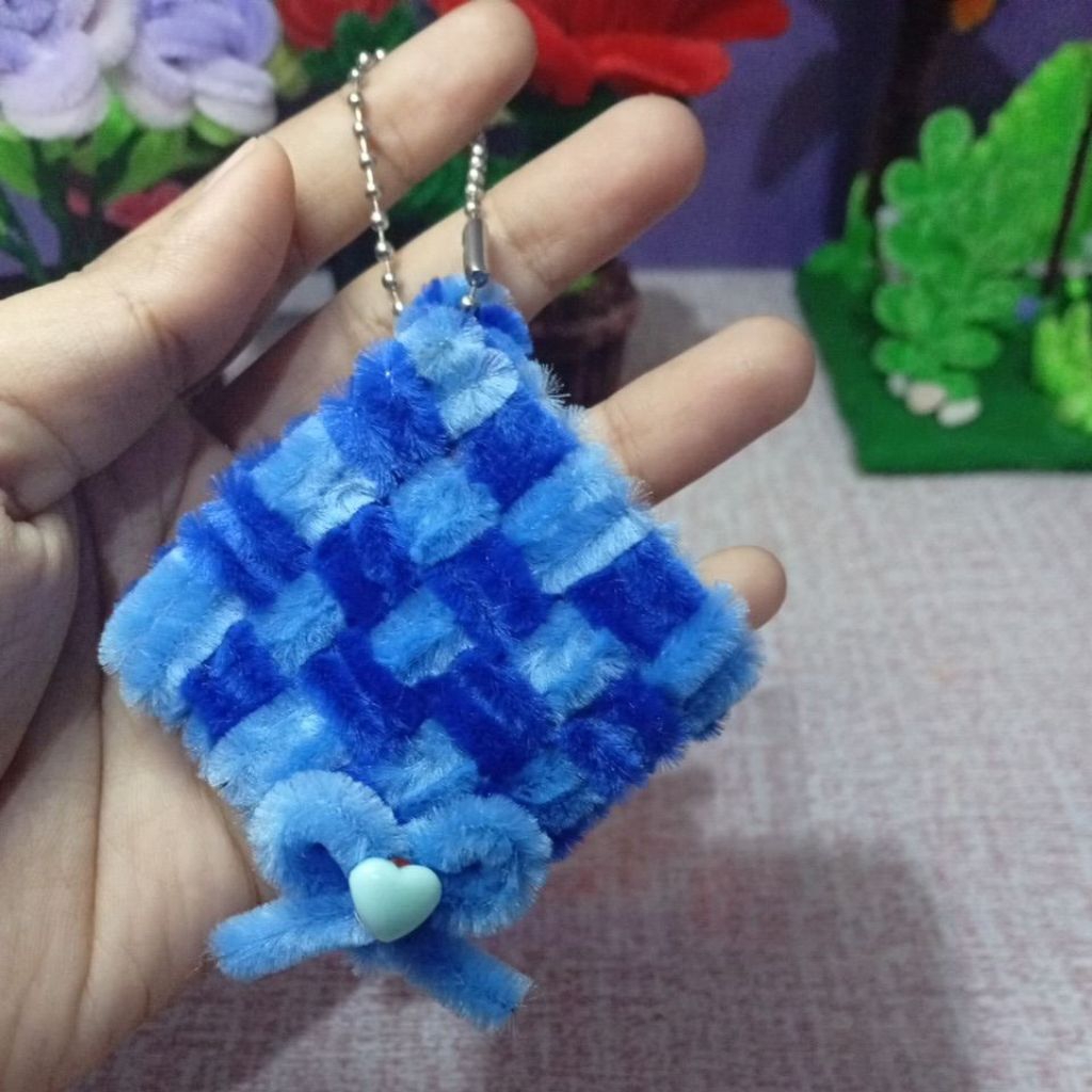 

Amplop lebaran/ganci ketupat bisa req warna