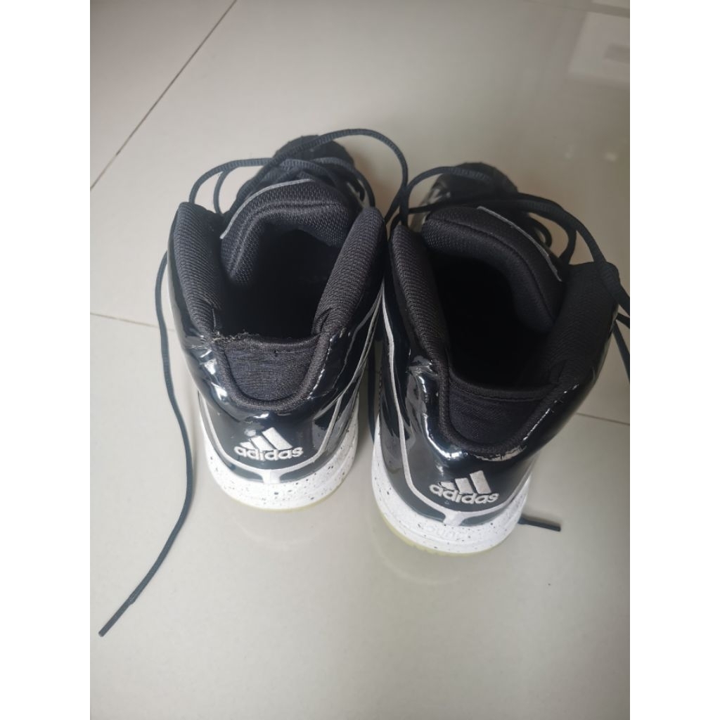 sepatu basket adidas promodel legacy