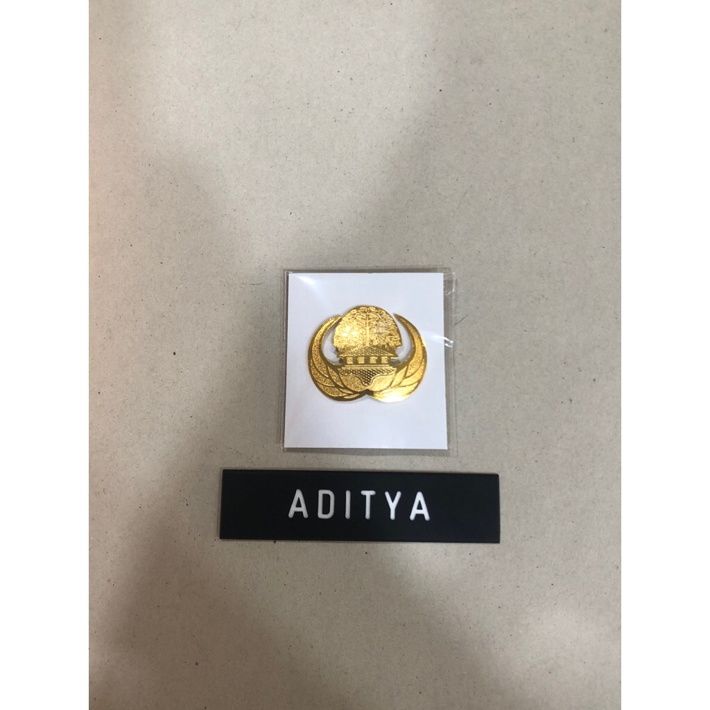 

name tag hitam doff + pin korpri kulit jeruk penity