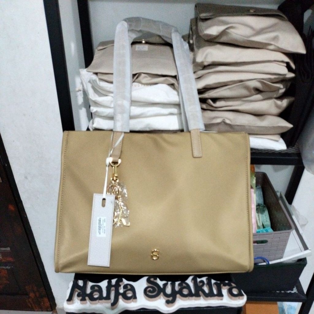 Totebag Tas Buttonscarves New Display atau barang pajangan original no box