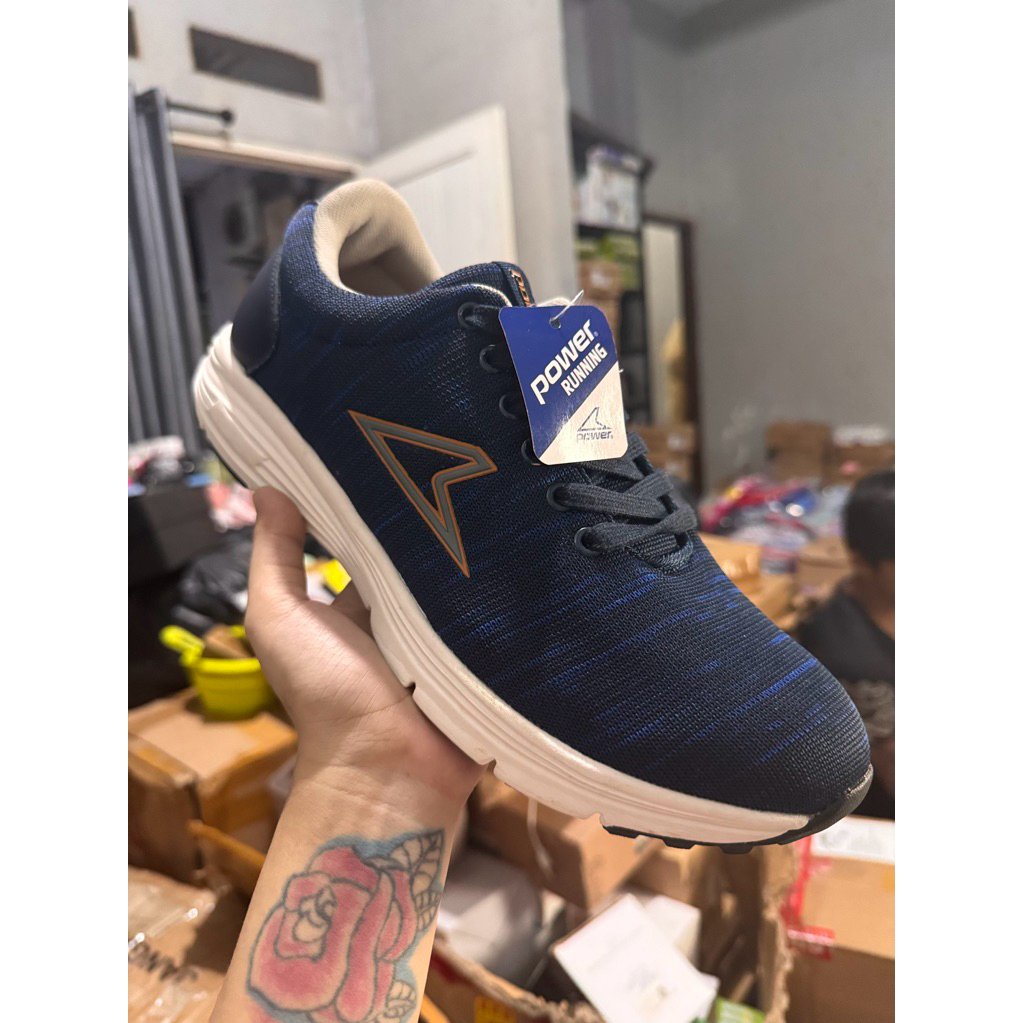 SEPATU RUNNING BATA POWER SIZE 42