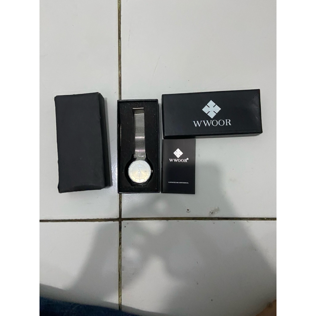 WWOOR 8826 Jam Tangan Pria Gelang Rantai Stainless Silver