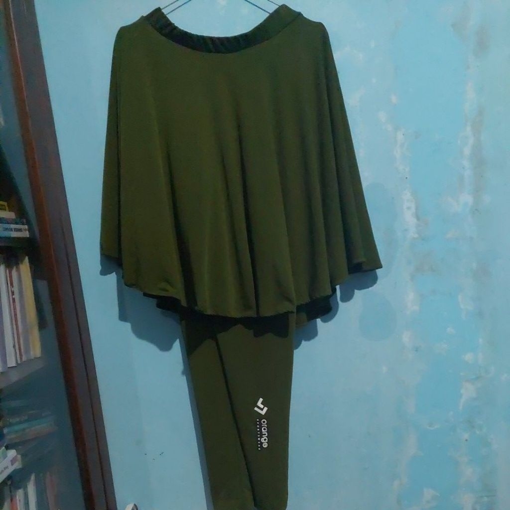 PRELOVED CELANA ROK OLAHRAGA MERK ORANGE SPORTSWEAR