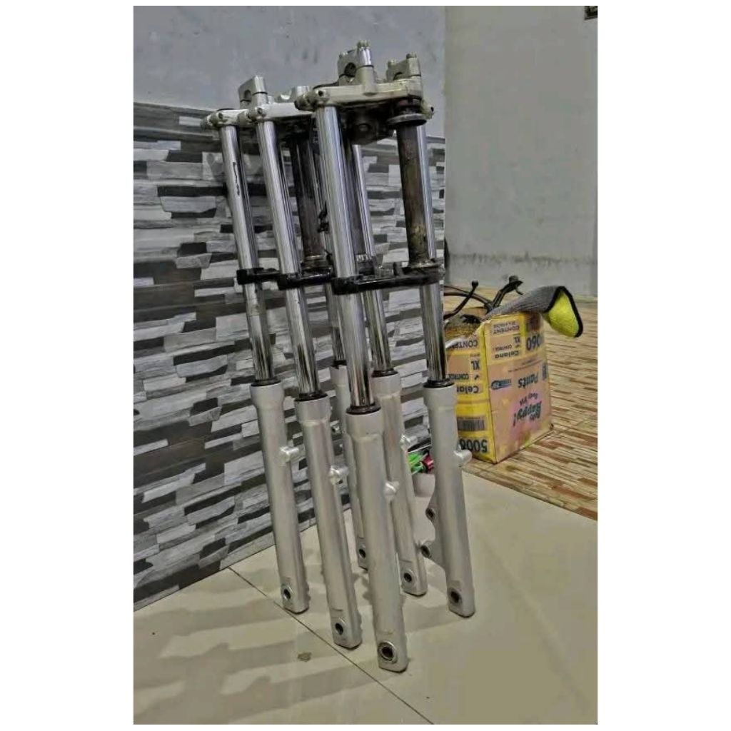 SHOCK DEPAN RX KING NEW ORIGINAL LEPASAN UNIT SHOK SEGITIGA ATAS BAWAH DEPAN SET RXKING MUDA ORI COP